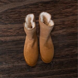 New without Box UGG Cory II Suede Shearling Boots Size 7